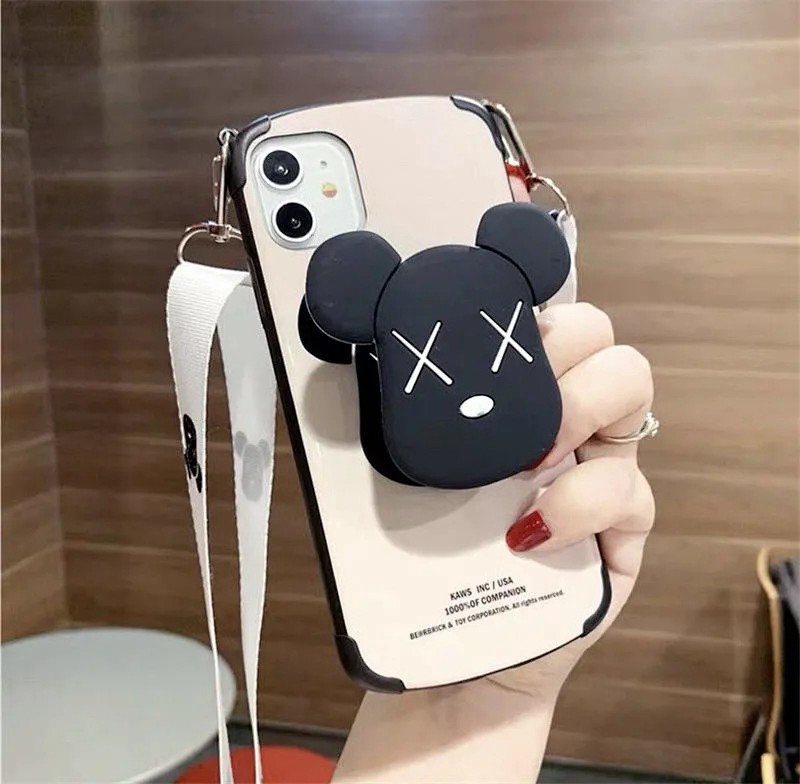 KAWS iphone 11/11 pro/11 pro max/se2ケース ストラップ付 カウズ スタンド機能 tpu 背面ガラス Huawei p40/p40 pro/p30/p30 pro/p20/p20 pro