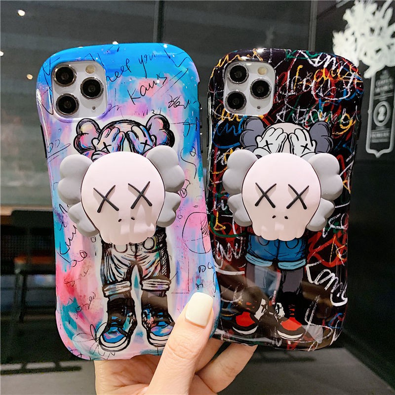 KAWS iphone 12/12 pro/12 pro max/11/se2ケース 個性 カウズ風 スタンド機能 ソフトケース キラキラ Huawei p40/p40 pro/p30/p30 pro