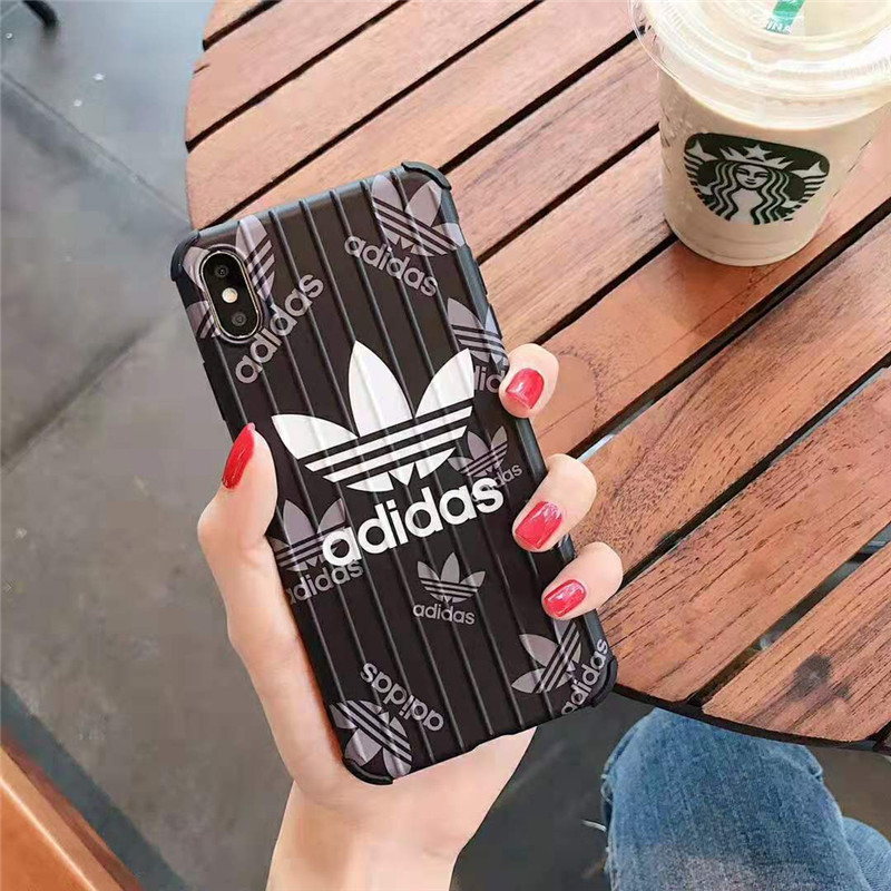 Adidas ブランド iphone 12/12 pro/12 mini/12 pro max/11/11 pro/11 pro max/se2ケース 個性 トランク型 アディダス クローバー スポーツ風 オシャレ アイフォンx/xr/xs max/8/7 plusケース 四角保護