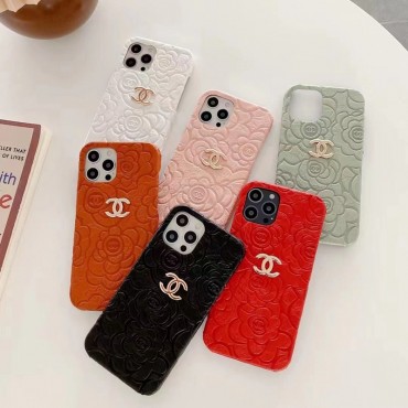 Chanel シャネル ブランド iPhone14max/14pro/14pro maxケース 上質レザー 背面 型押し 加工 アイフォン13/13Pro max/13Pro カバー 経典ツバキ柄 美しい iPhone12/12 pro/12 mini/12 pro maxカバーケース ジャケット型 レディース向け 可愛い