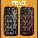 FENDI アイフォン14/13Proスマホケース 落下防止 ベルト付き フェンディ iPhone13pro maxケースブランド オシャレ 浮彫FF柄 IPHONE12pro max/12カバー 滑り止め iphone11pro maxケース ソフト 衝撃吸収 メンズ レディース