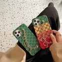 Gucci IPhone 13Pro max/13Pro/13mini/13 ケース 保護ジャケット型 モノグラム チェーン飾り付き グッチ アイフォン12pro max/12pro/12mini/12スマホケース ブランド ワッペン付き メンズ iphone11pro/11 pro max/11/se2カバー 革紋 ソフト 耐衝撃 おしゃれ レディース