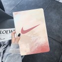 Nikeブランド ipad12.9/11inch（2021/2021/2018）フルカバー 耐衝撃 ロゴマークアイパッド ポロ10.5インチ シリコンケース カッコイイ ナイキipad 9世代ケース 流行りiPad mini6 2021ケース 簡約 ペア 男女兼用 スタンド ペンホール付き メンズ レディース