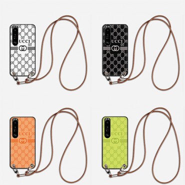 Gucci ブランド iphone14/14plus/14pro/14pro max斜め掛けカバー グッチ galaxy s22/s22ultra/s22+/a53/a52/a32ケース xperia 5IV/5III革カバー 取り外し可能紐付き グッチXPERIA 10iv/1iii/1ivケース放熱性良い 可愛いスムーズ レディース 定番モノグラム 高級感