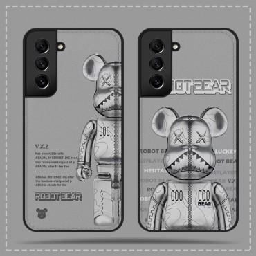 ブランド カウズ パロディー IPHONE13pro max/13pro/13スマホケース 個性 クマ柄 おしゃれ kaws ギャラクシーs22+/s22ultra/s22/s21ultra/s20+/note20ultraレザーカバー 柔らかい 落下保護 耐久性 iPhone12pro/11pro max/11/SE3/XRケース 薄型 放熱性よい