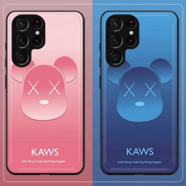 かわいい ブランド カウズ GALAXY S22/S22ultra/S22+スマホケース 人気熊柄 グラデーション kaws ギャラクシーs21/s21+/s21ultraカバー 優秀レザー 衝撃吸収 サムスンs2+/s20ultra/note20uケースキズ防止 オーダーメイド可 ペア揃い