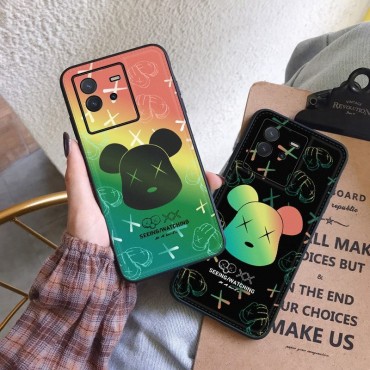 ハイブランド Galaxy s22+/s22ultra/s21/a53ケース カウズ アイフォン14/13mini/13pro maxケースKAWS  耐衝撃 個性熊柄 Xperia 1 iv/10 iv/ace iii/5iii携帯カバー レンズ保護 IPHONE12pro /11pro/XS/SE3/ソフトケース 薄型 軽量 通気性抜群