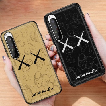 カウズ Galaxy S22+/S22ultra/A53/A33携帯カバー かわいい熊柄 オシャレ Kaws ブランド iPhone14Pro/13mini/12pro max/11ケース 全面保護 キズ防止 XPERIA 1IV/5iii/10ivケース スリム 軽量 ファッション 男女兼用