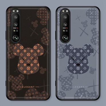 ブランド KAWS エクスペリア 1III/5IIIカバーケース落下保護 オシャレ クマ柄 男女兼用 カウズ風 xperia 10iii革ケース 耐久性 カッコイイ 高品質 流行り ファッション メンズ レディース