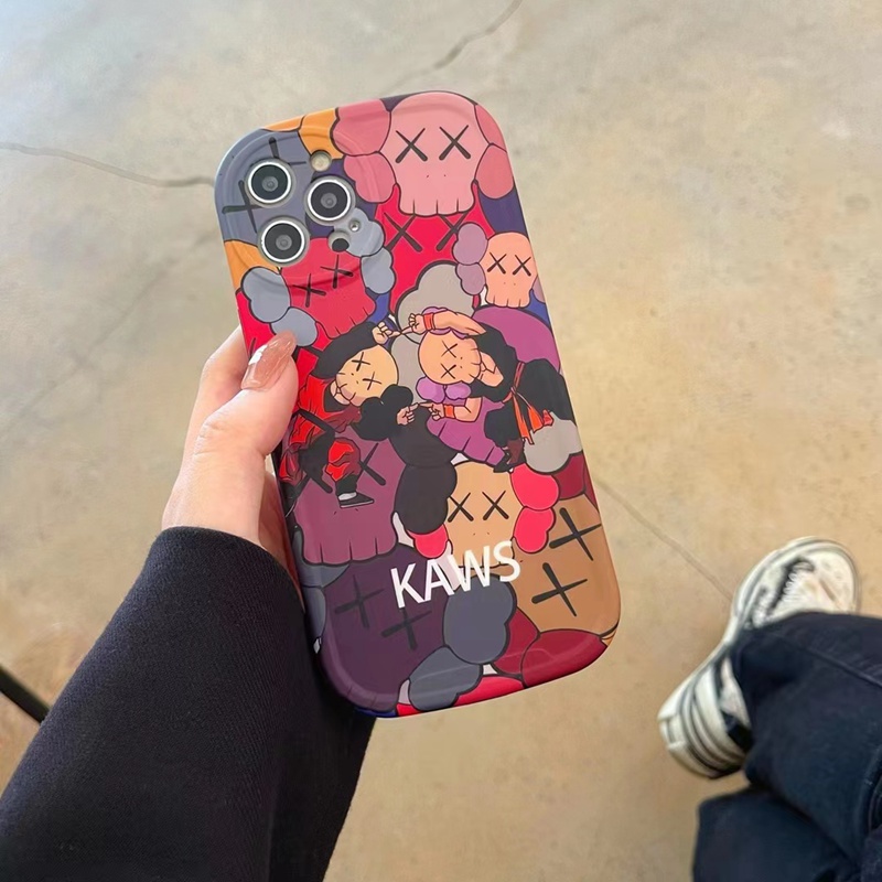 ブランド kaws アップル13Pro max/14携帯カバー 人気 プリント柄 